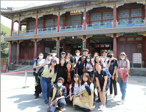 北京市新英才学校组织留学生畅游颐和园